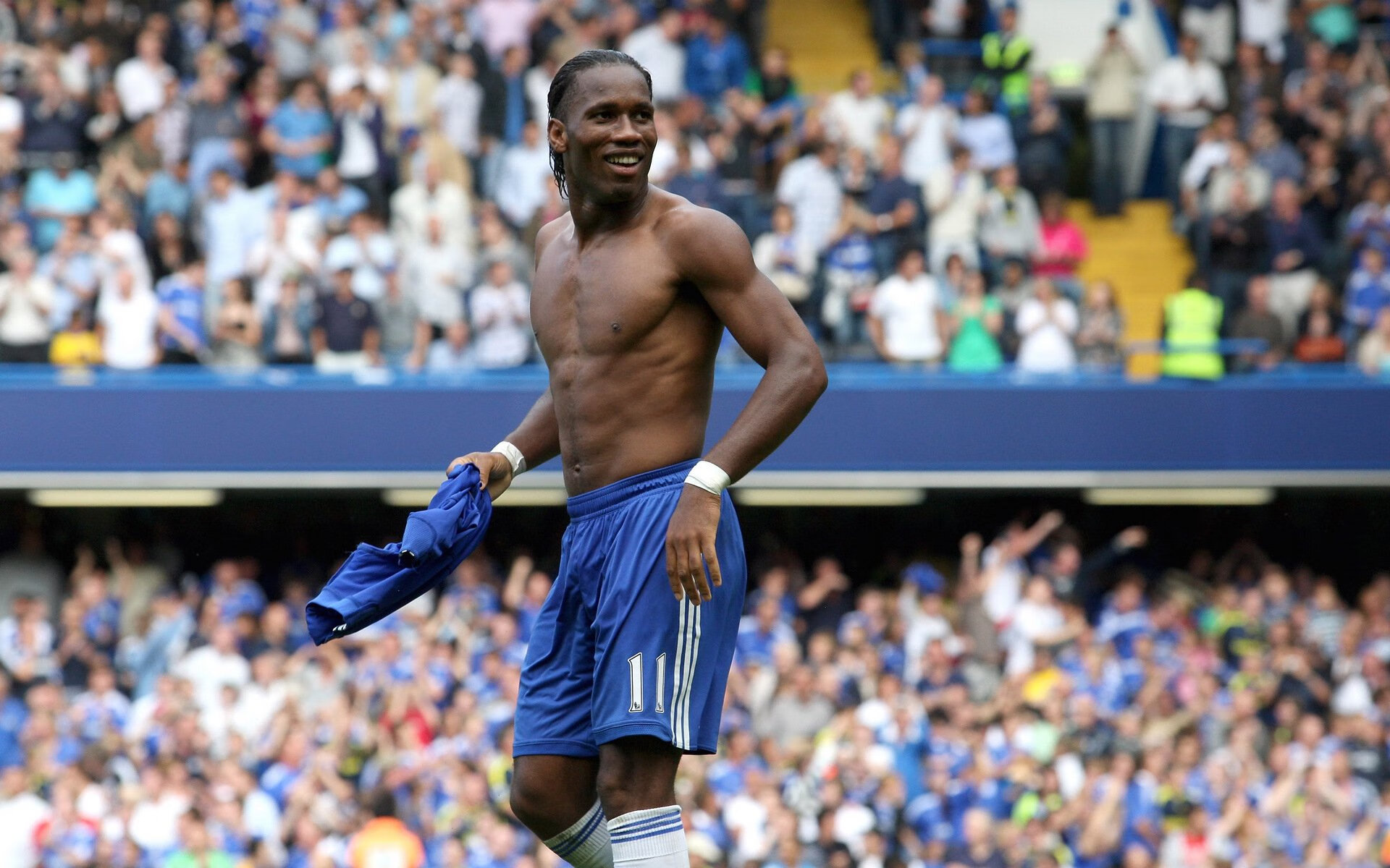 “德甲最后冲刺:豪门激战不断冠军悬念逐步加深”,德乙豪门